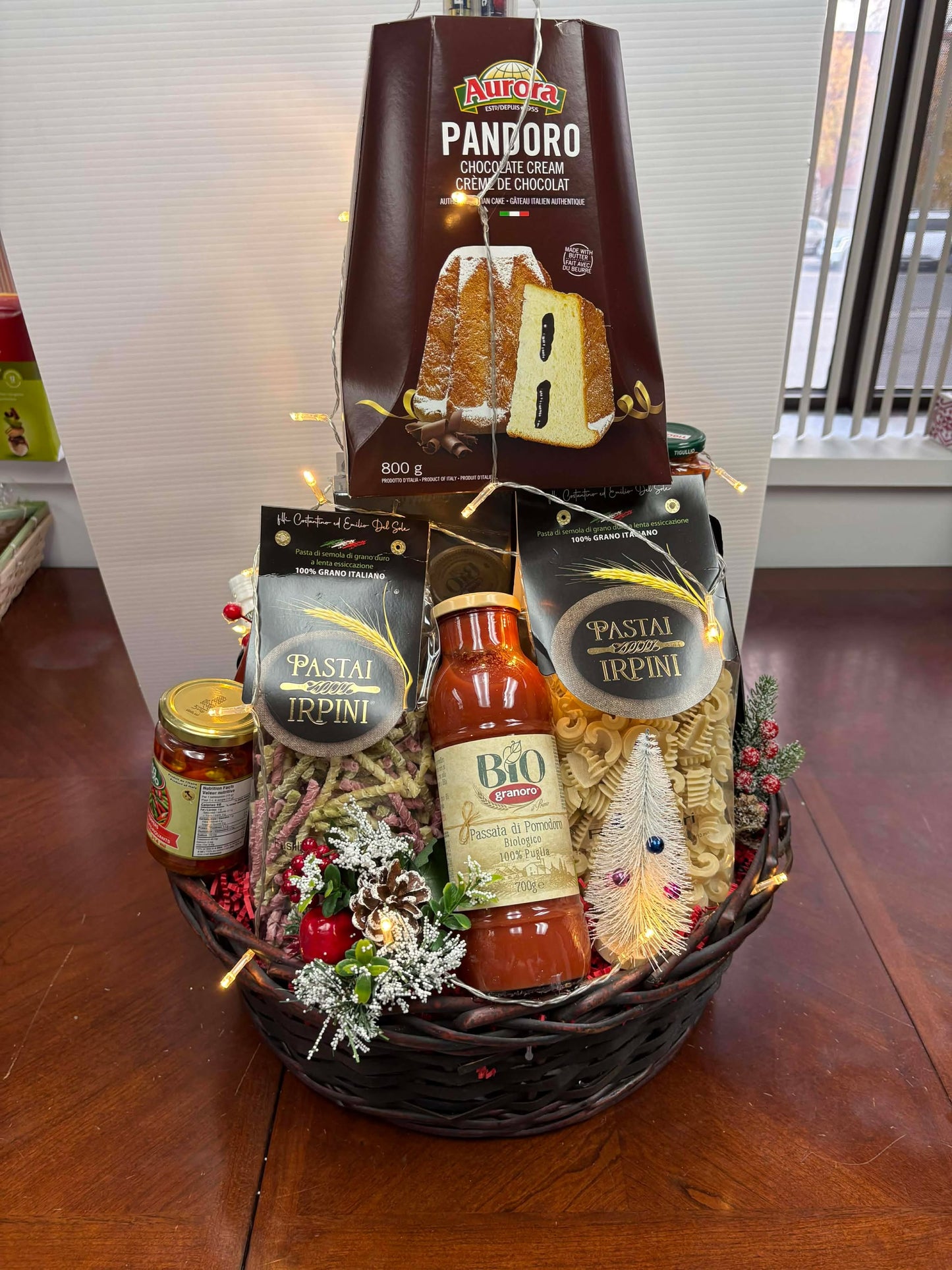 Premium Italian holiday gourmet basket